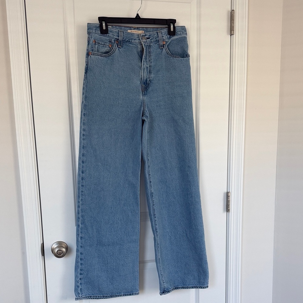 Levi's Light Blue Wide Leg Jeans - Picture 4 of 9